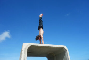 handstand_cube