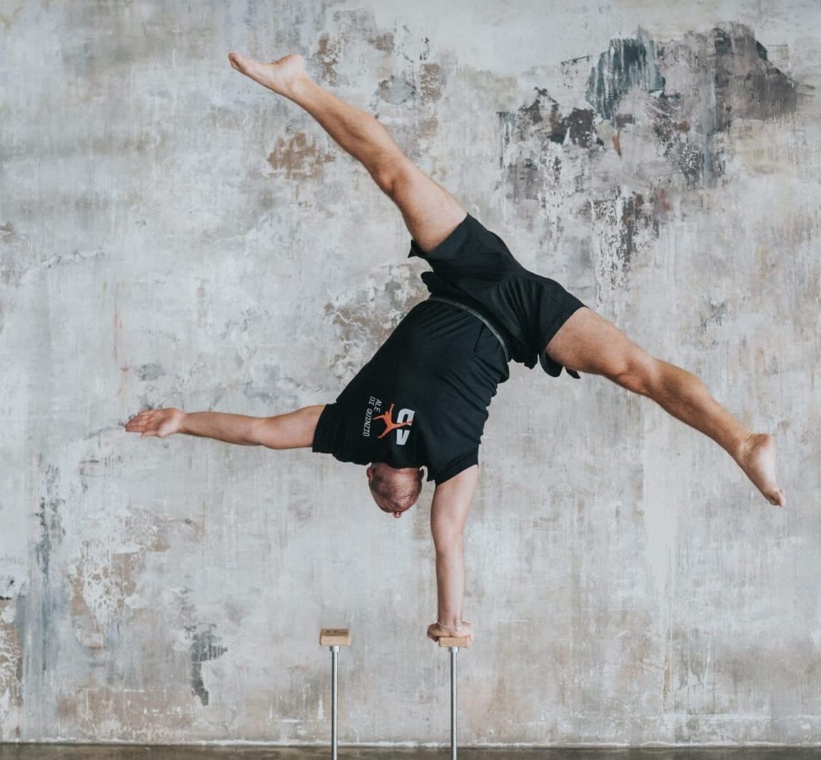 UPSIDE DOWN WEEKEND con ALESSANDRO DI QUINZIO